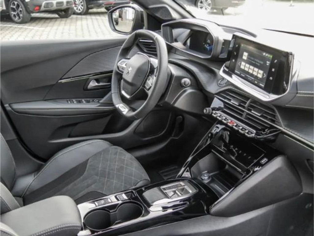 Peugeot e-208