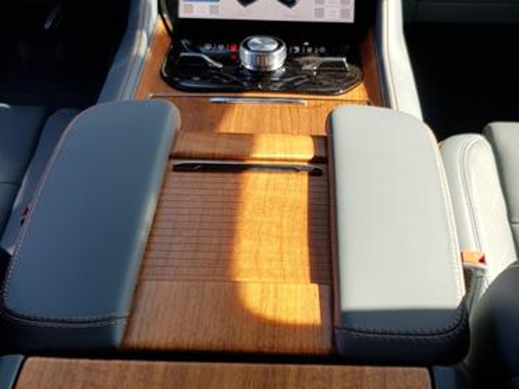 Jeep Wagoneer