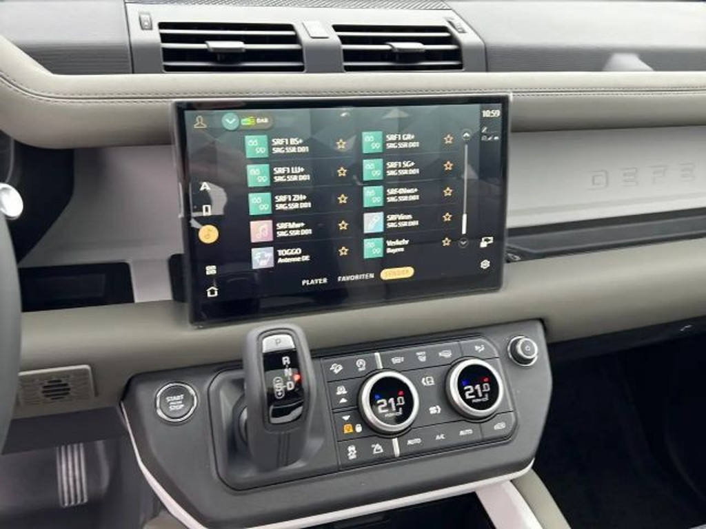 Land Rover Defender