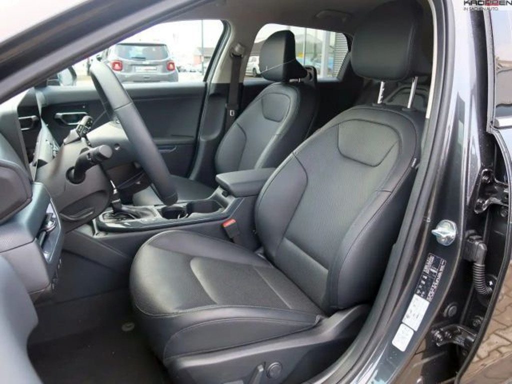 Kia K4