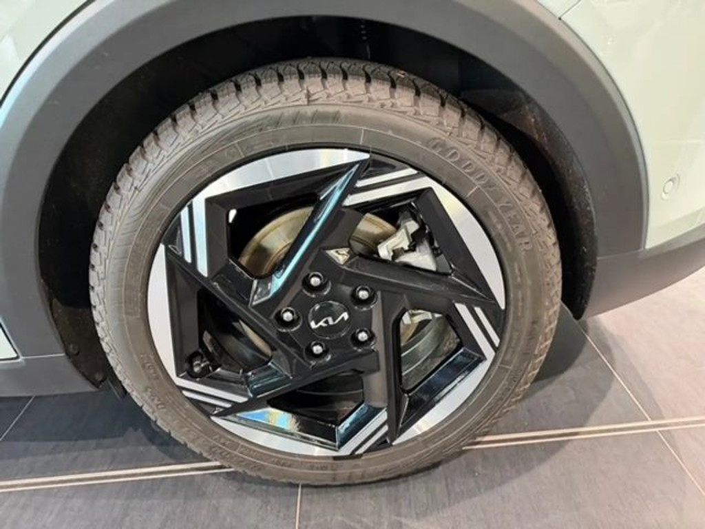 Kia K4