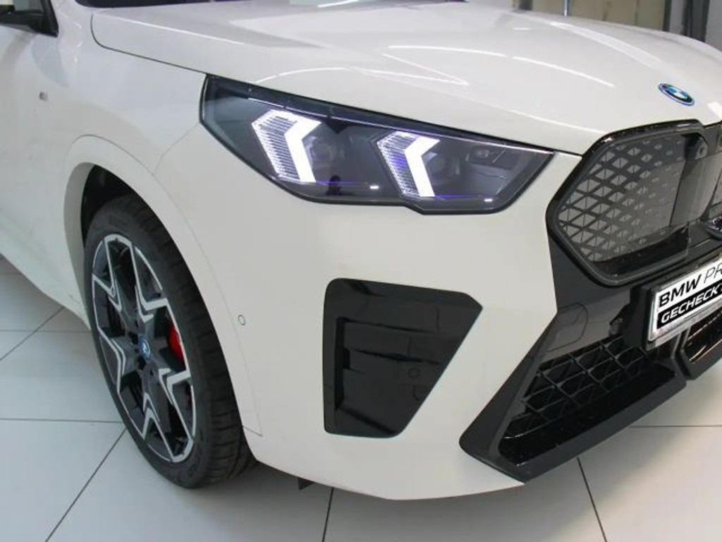 BMW iX2