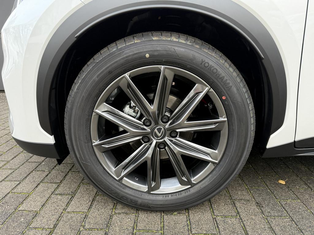 Lexus LBX
