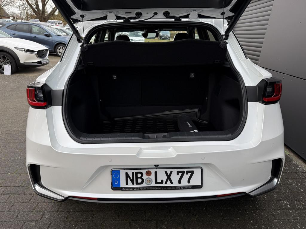 Lexus LBX