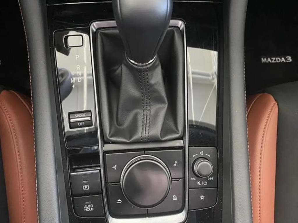 Mazda 3 2.5 Nagisa AUTOMATIK Bose, Navi