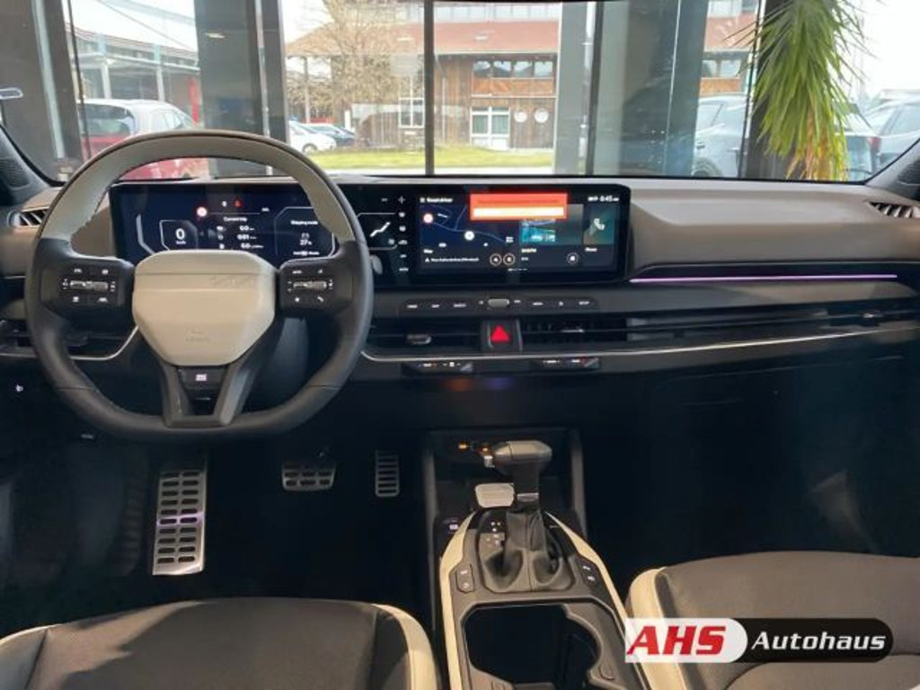 Kia K4