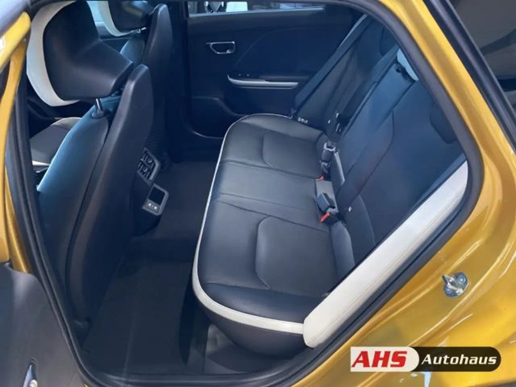 Kia K4
