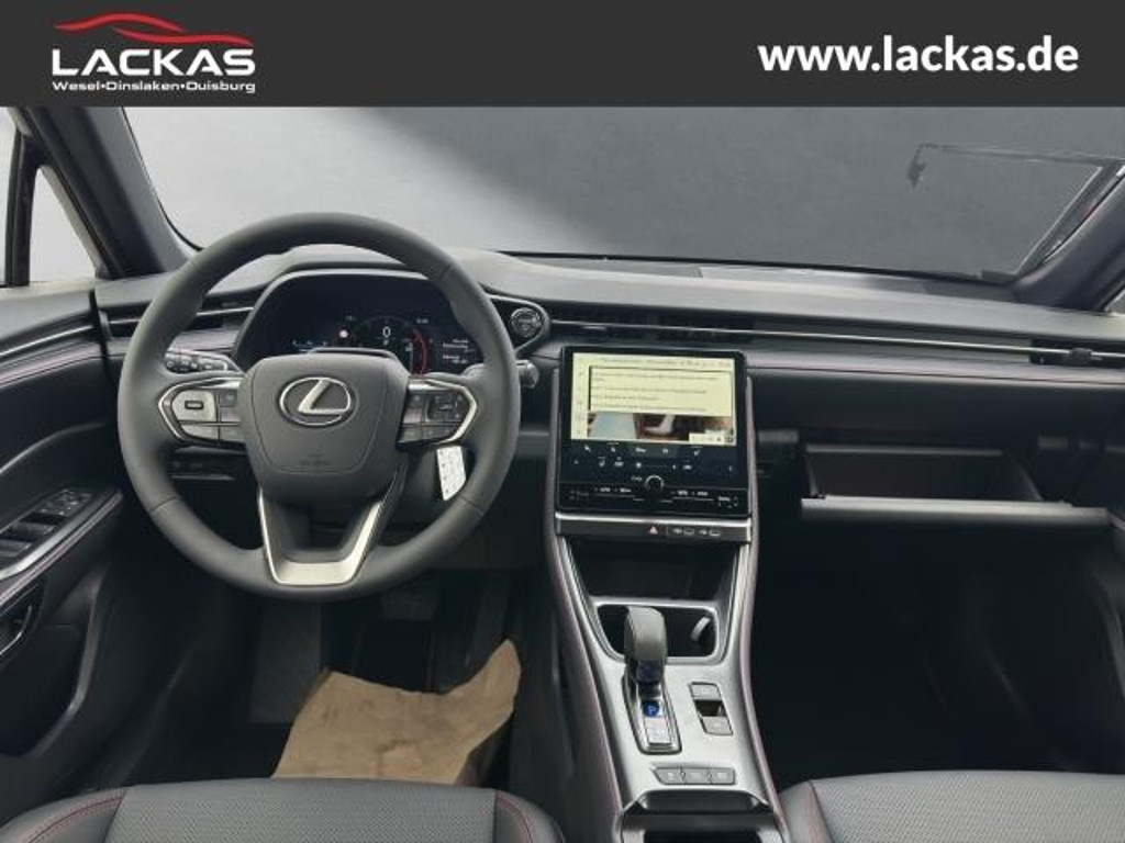 Lexus LBX