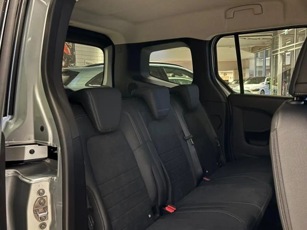 Mercedes-Benz T 180