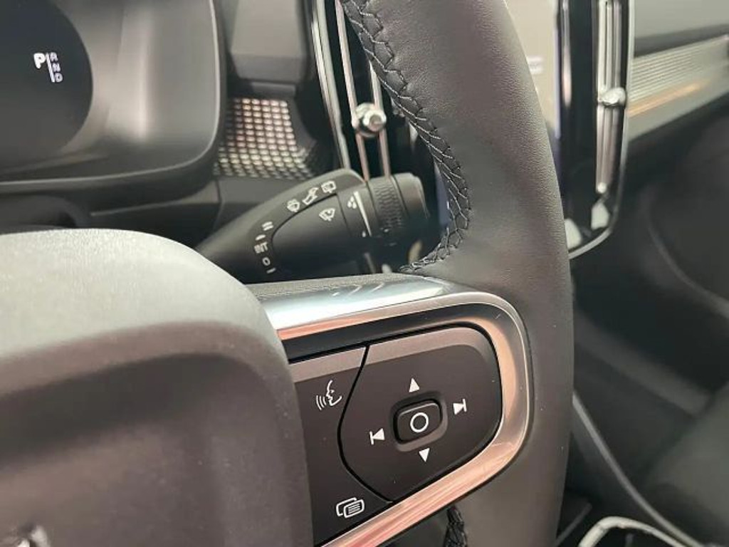 Volvo EX40