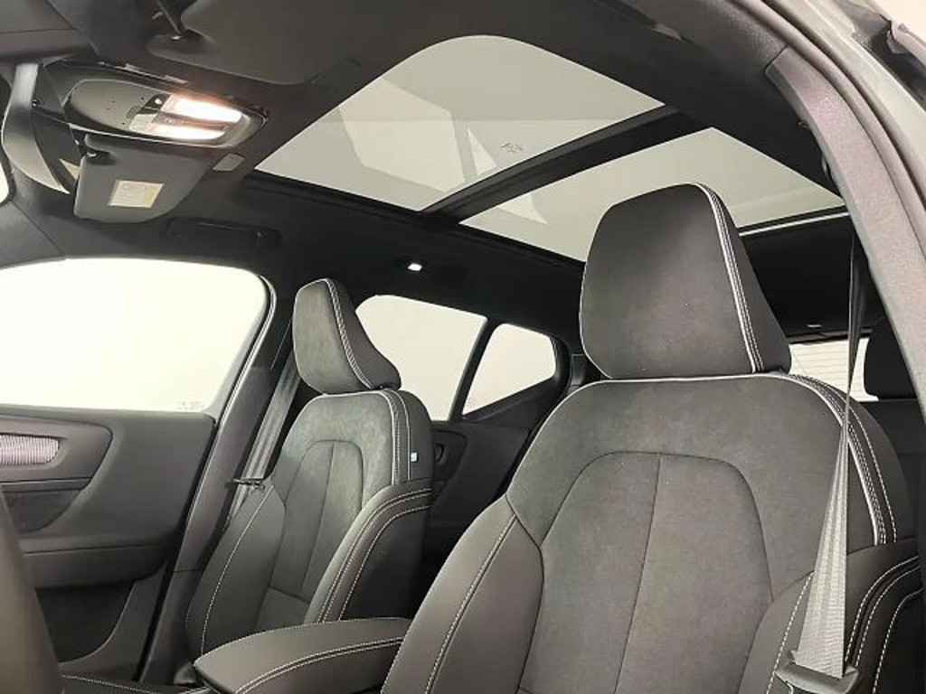 Volvo EX40