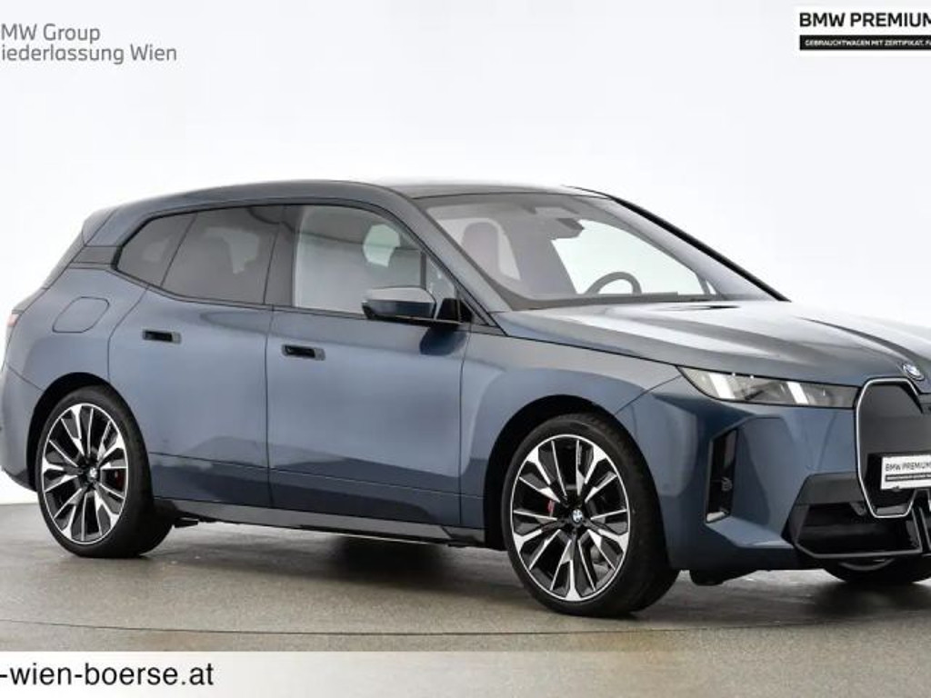 BMW iX
