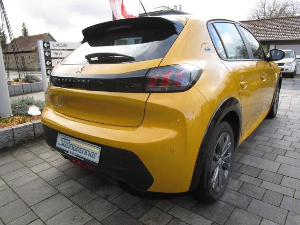 Peugeot e-208