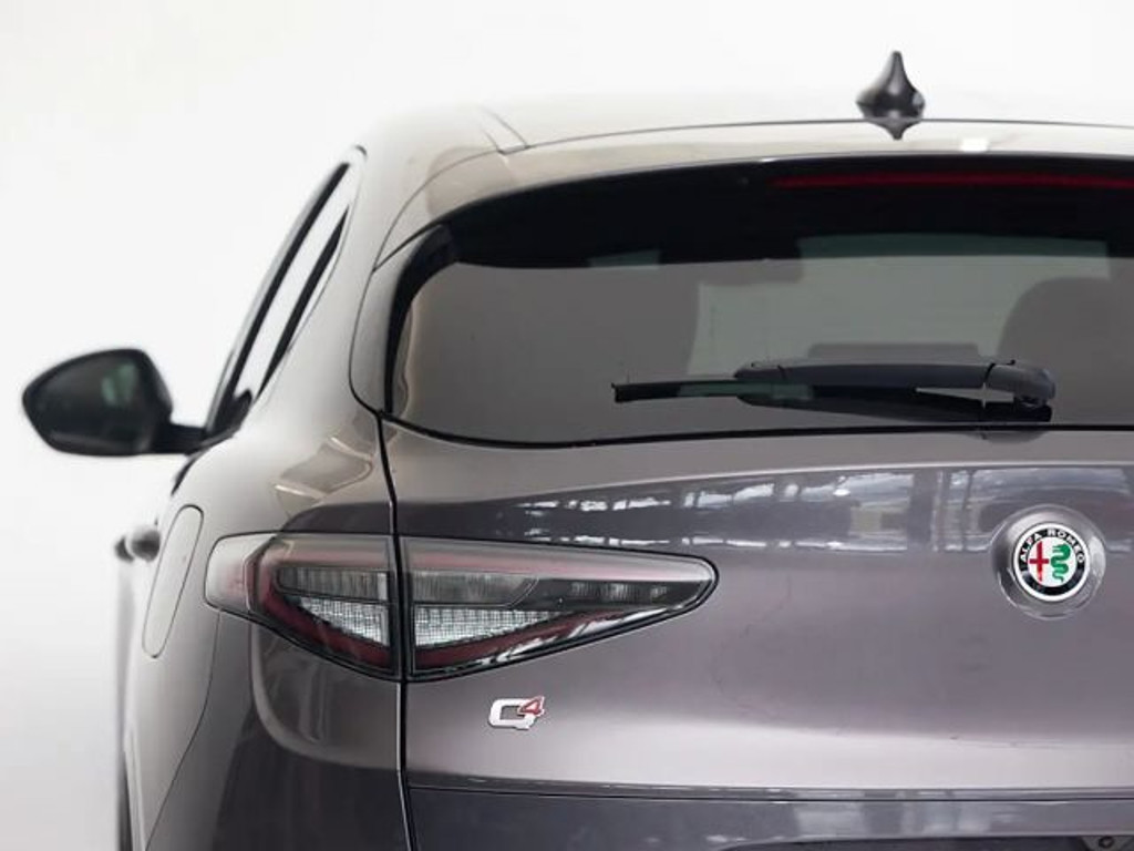 Alfa Romeo Stelvio Veloce Q4 AT8