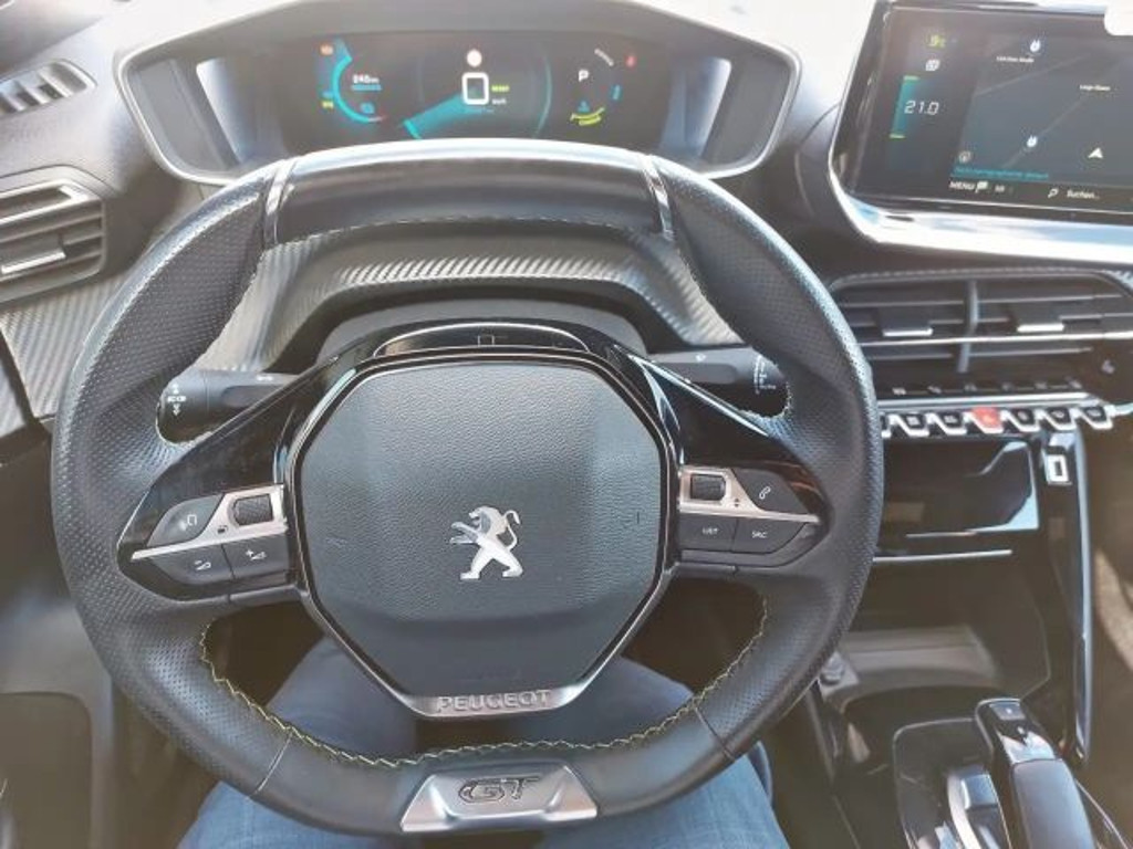 Peugeot e-2008