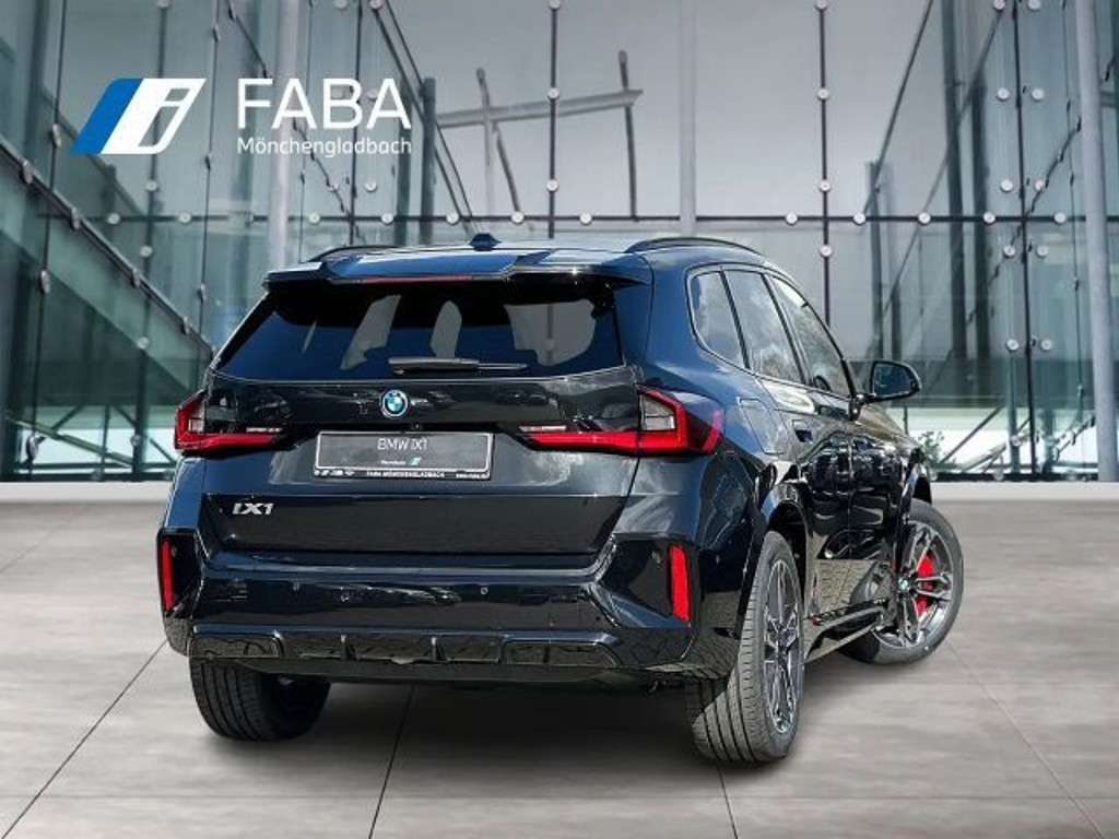 BMW iX1