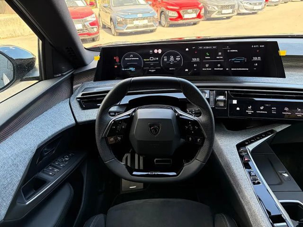 Peugeot E-3008