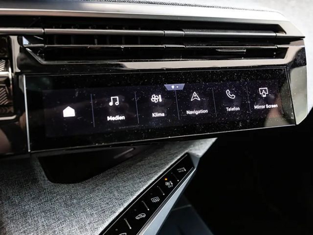 Peugeot E-5008