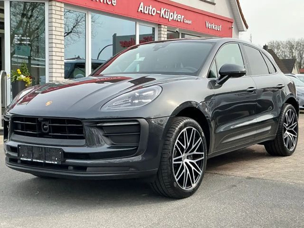 Porsche Macan Basis AHK Panorama Kamera Luftfederung Nav