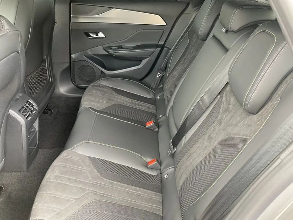 Peugeot e-308