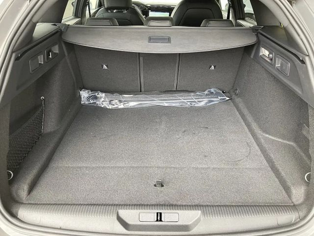 Peugeot e-308