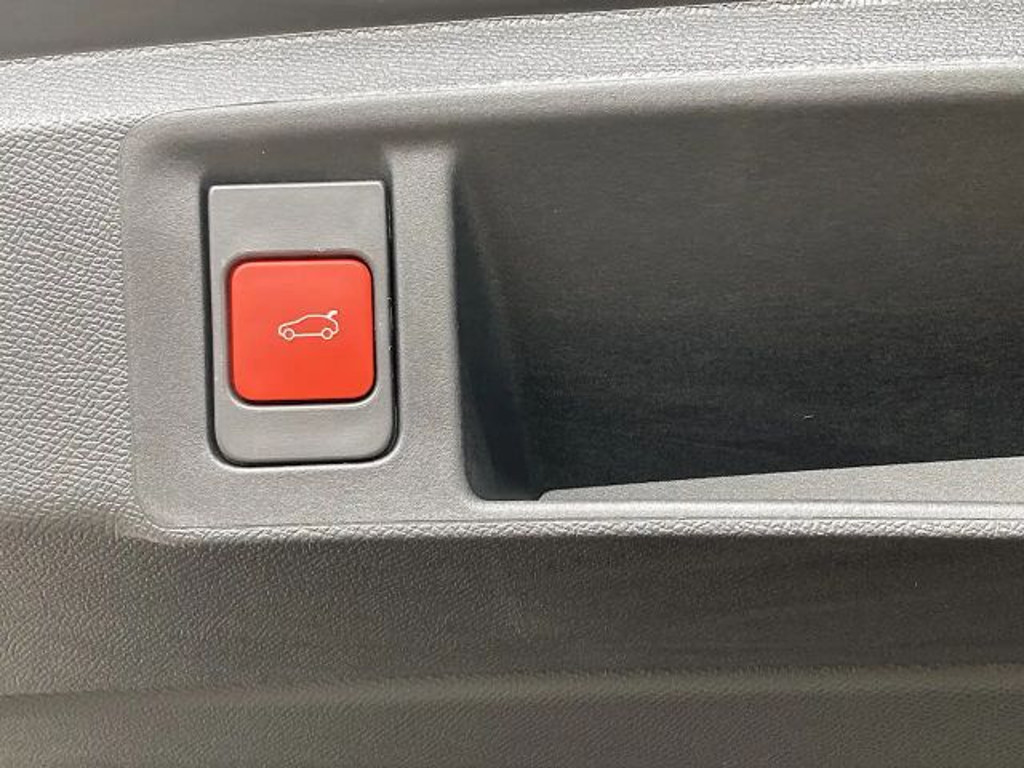 Peugeot e-308