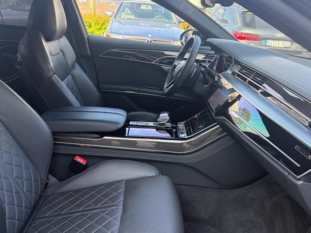 Audi S8