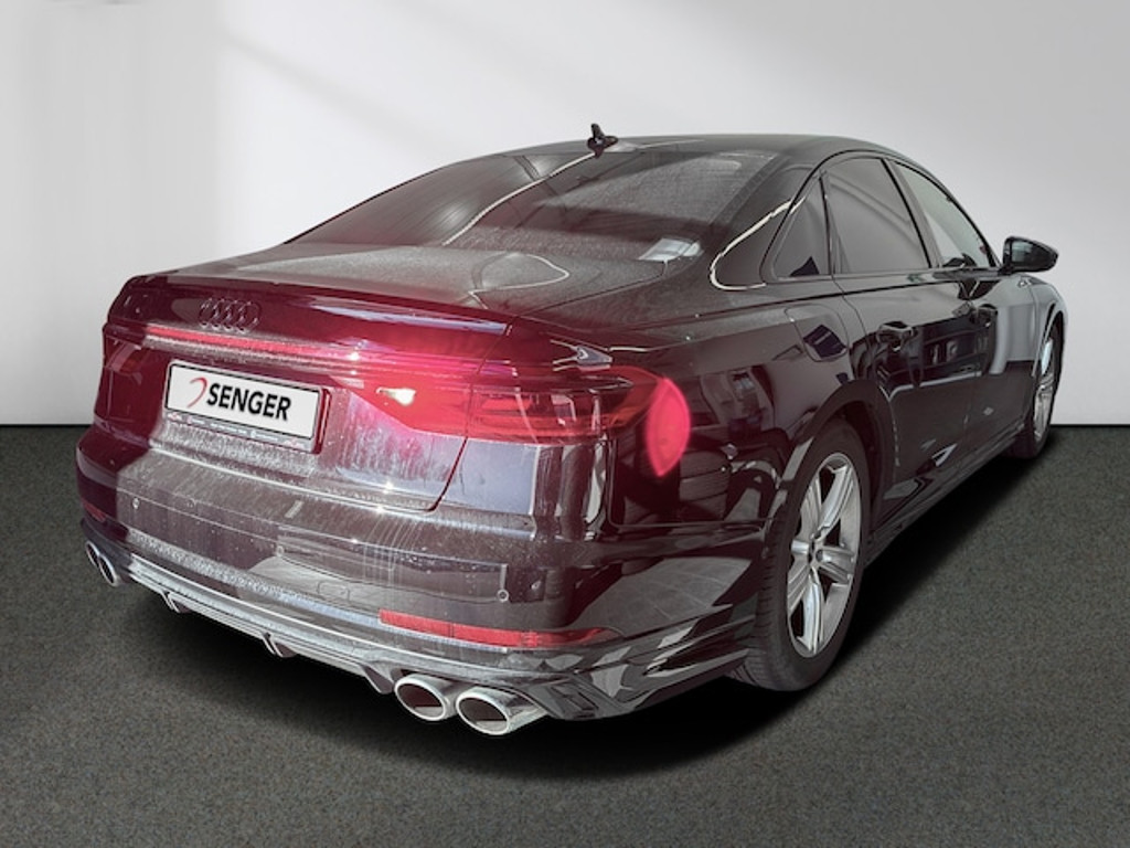 Audi S8