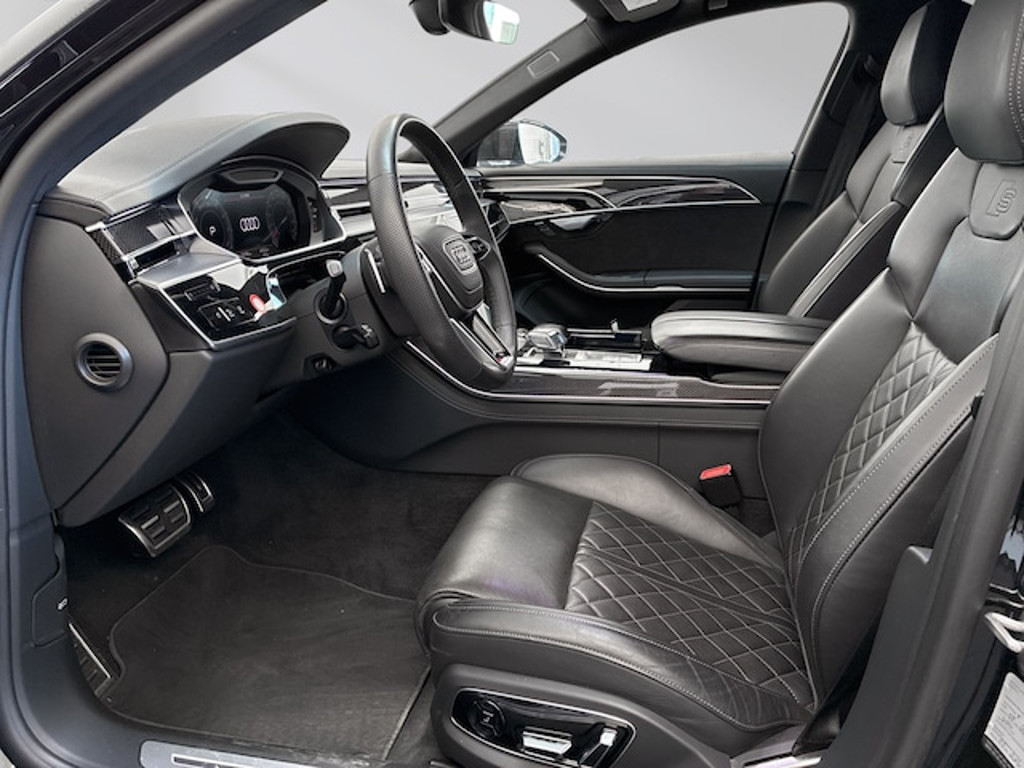 Audi S8