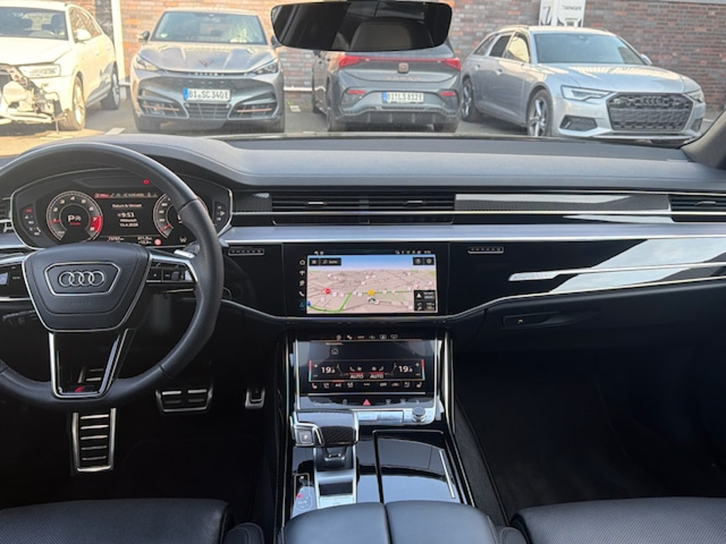 Audi S8