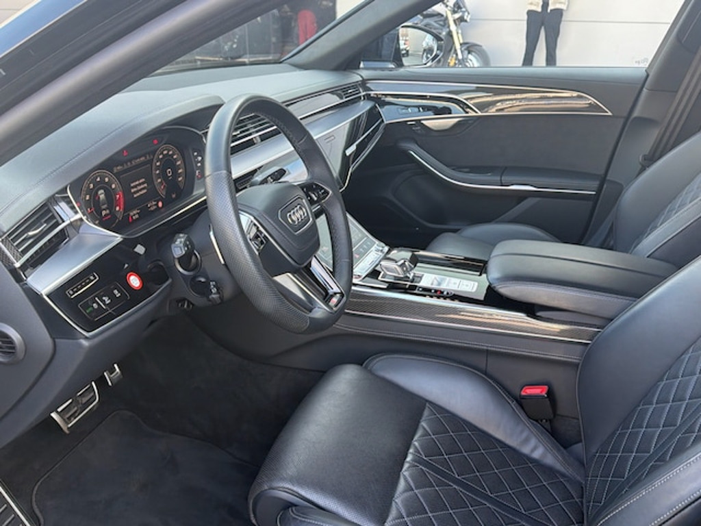 Audi S8