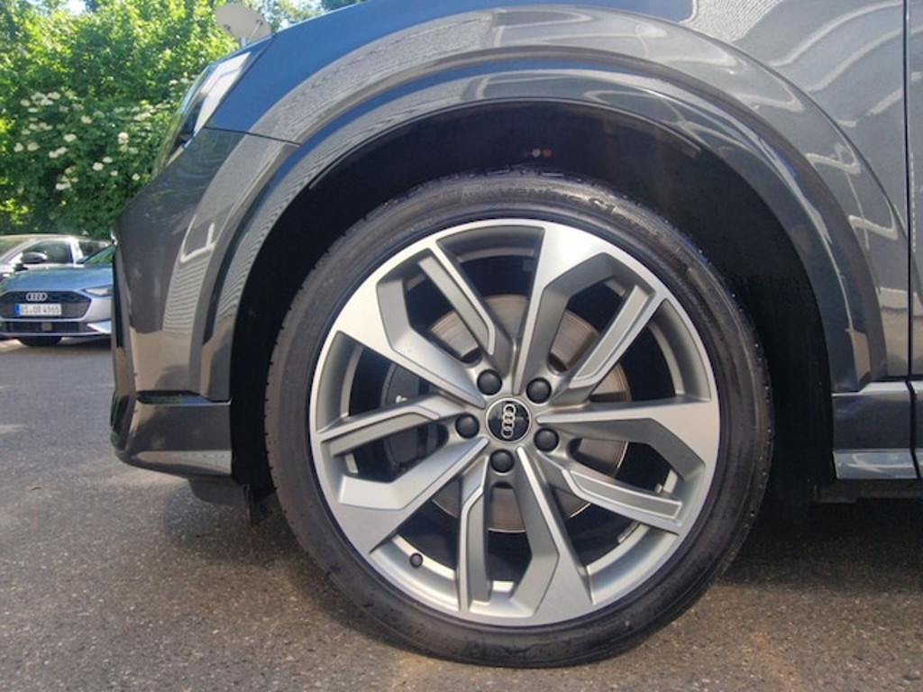 Audi SQ2