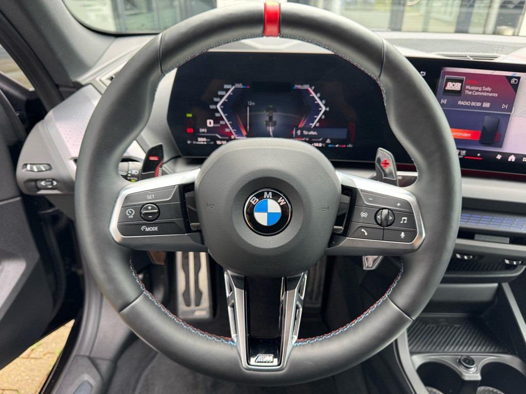 BMW M235