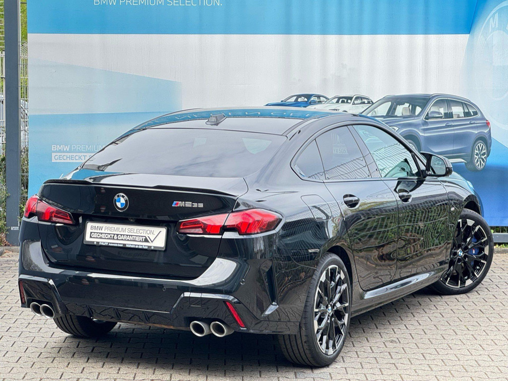 BMW M235