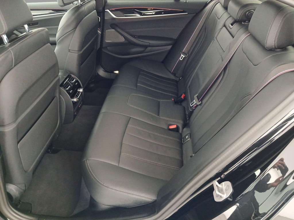 BMW M550