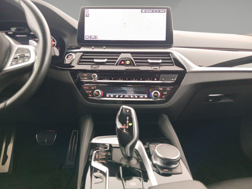 BMW M550