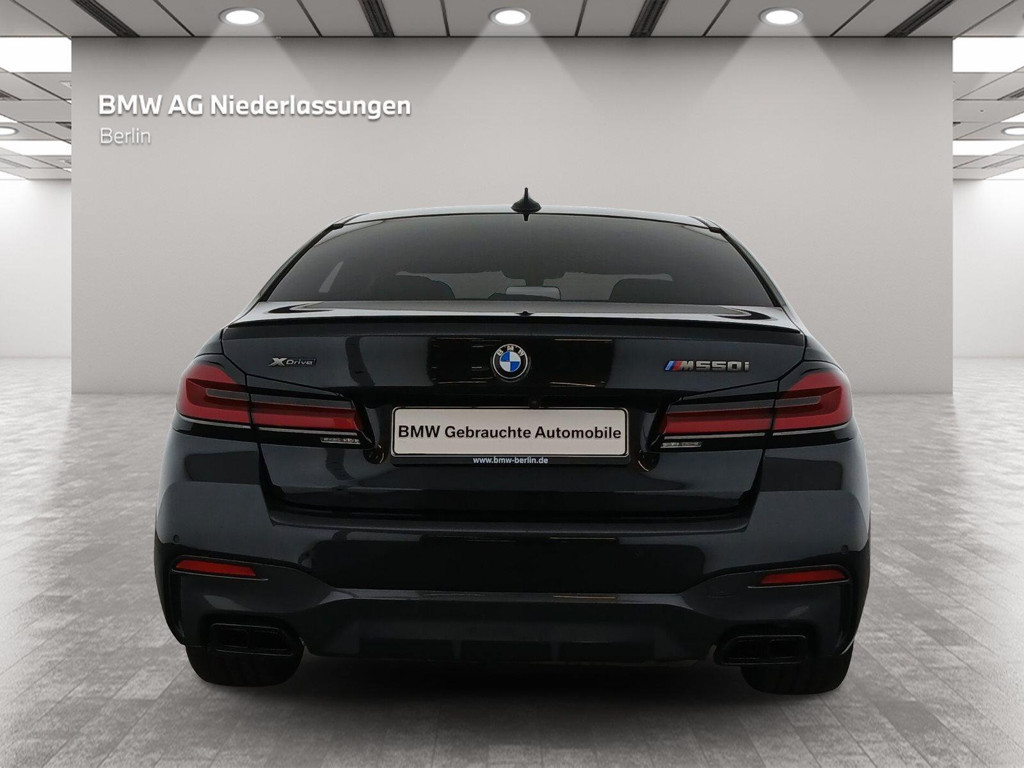 BMW M550
