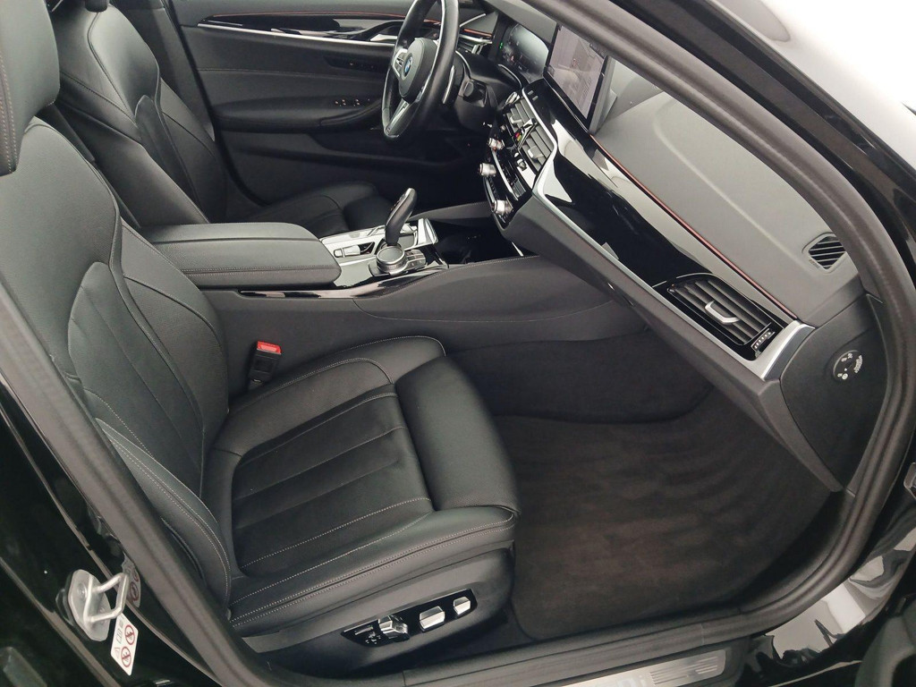 BMW M550