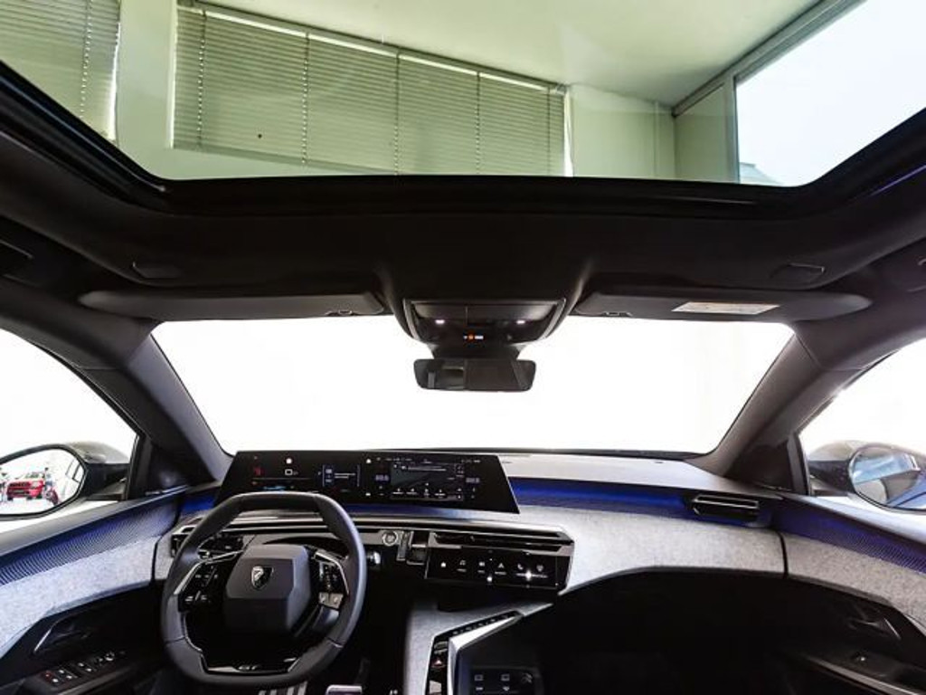 Peugeot E-3008
