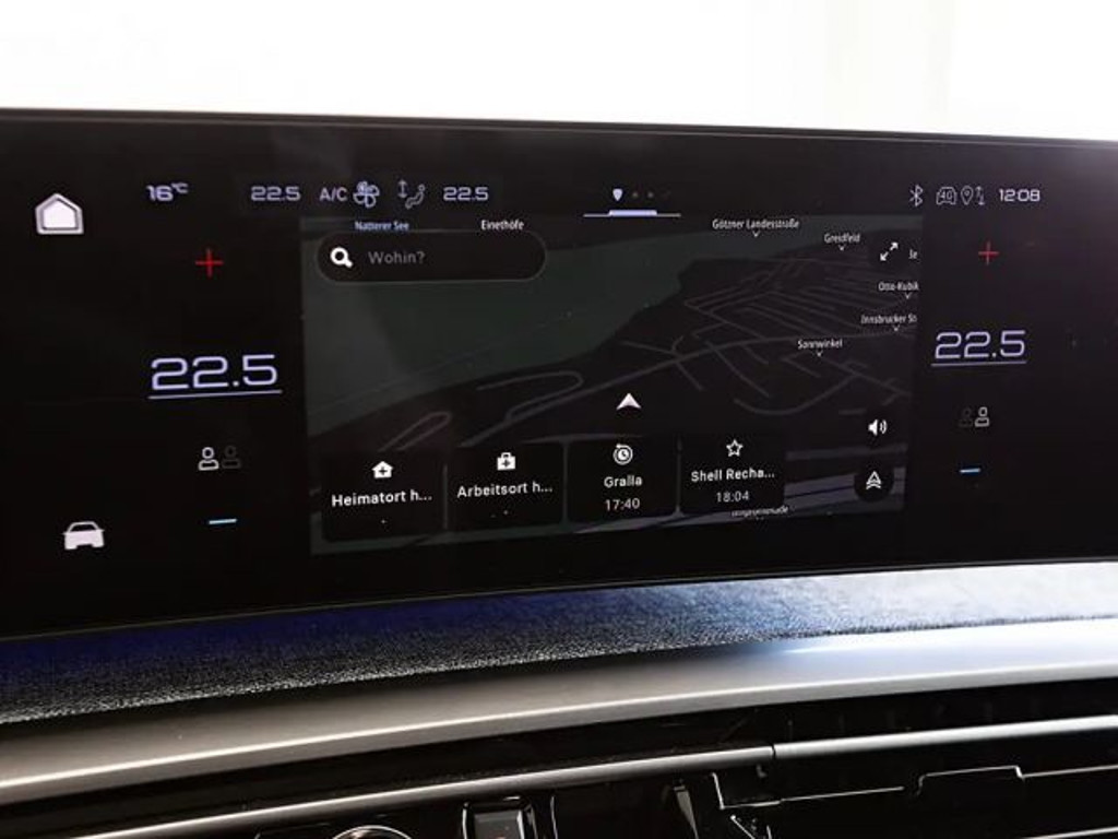 Peugeot E-3008