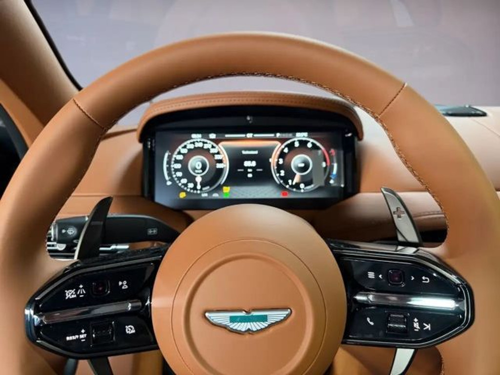 Aston Martin DB12