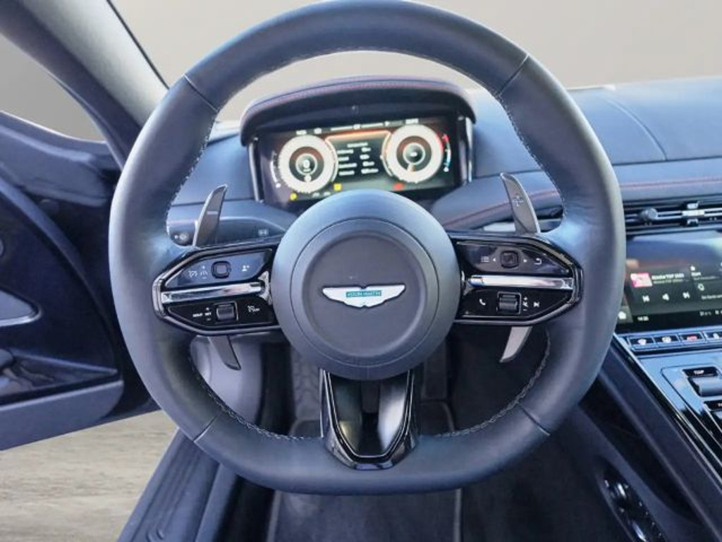 Aston Martin DB12