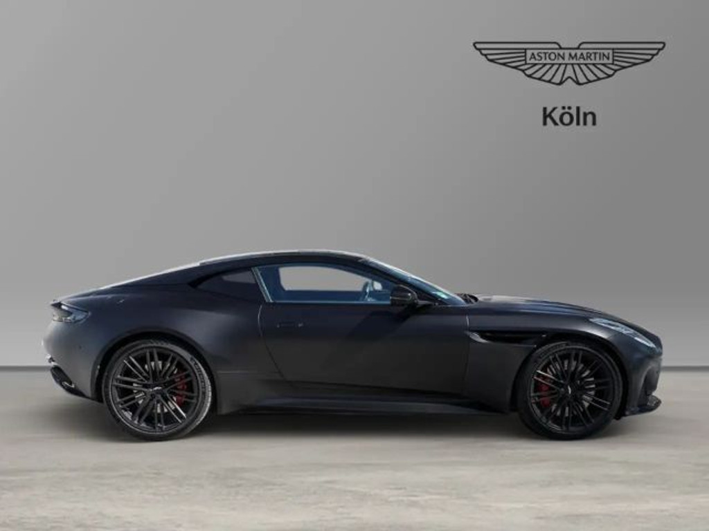 Aston Martin DB12