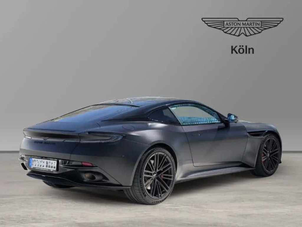 Aston Martin DB12
