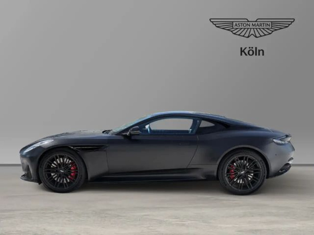 Aston Martin DB12