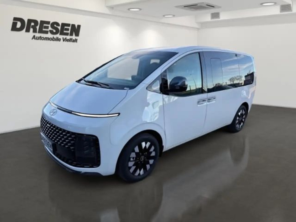 Hyundai Staria Signature