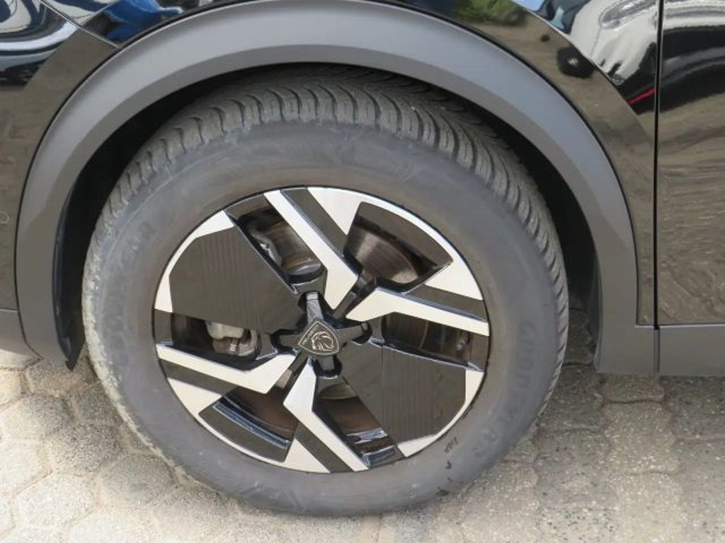 Peugeot e-2008