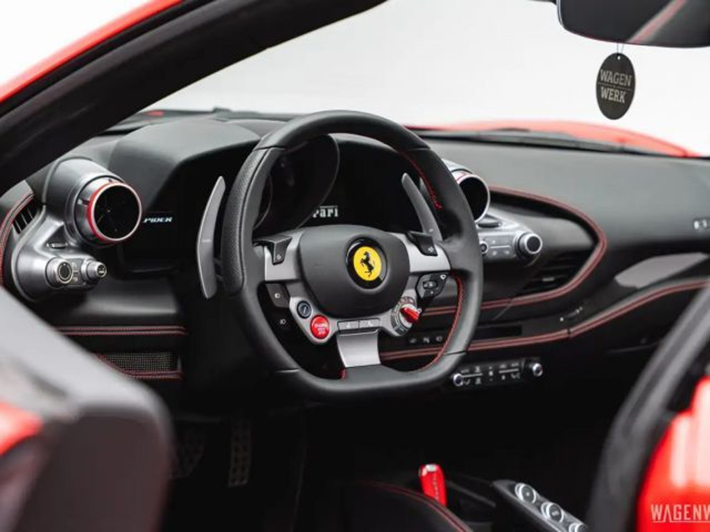 Ferrari F8