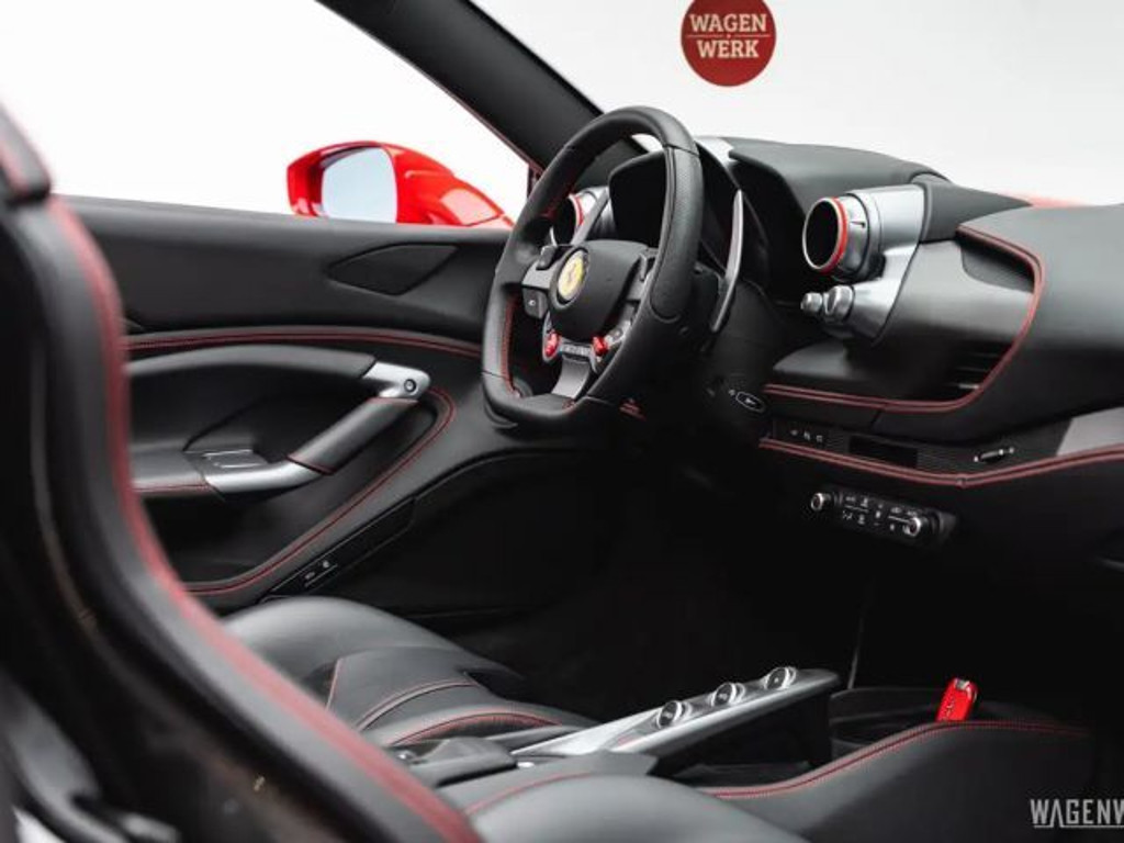 Ferrari F8