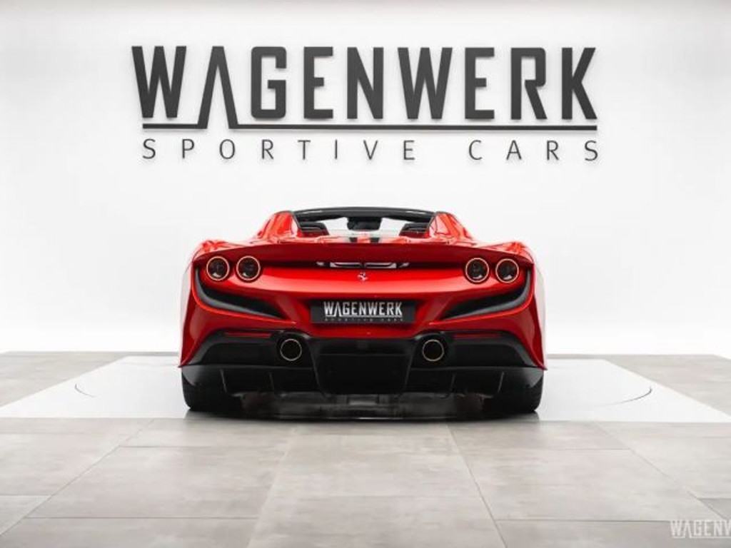 Ferrari F8